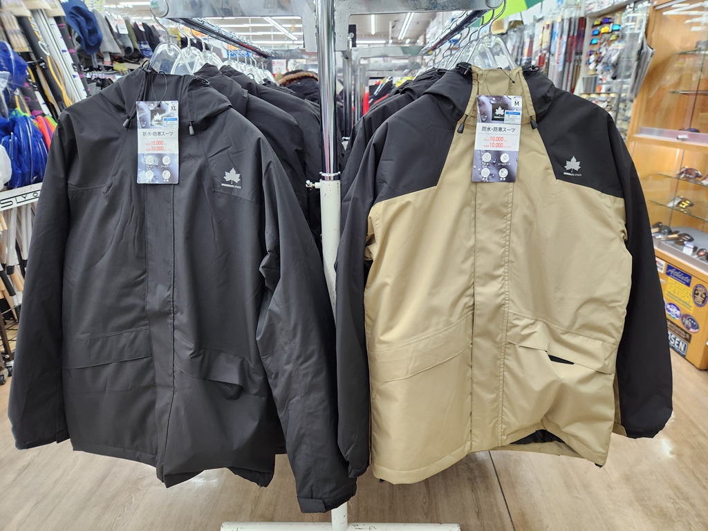 LOGOS 防寒防水スーツ 店頭写真1